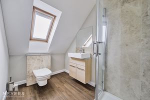 En Suite Shower room - click for photo gallery